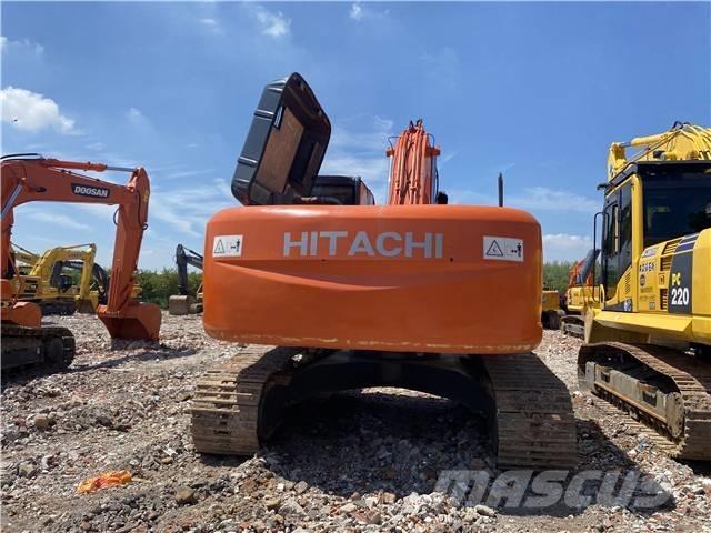 Hitachi ZX 250 Гусеничні екскаватори