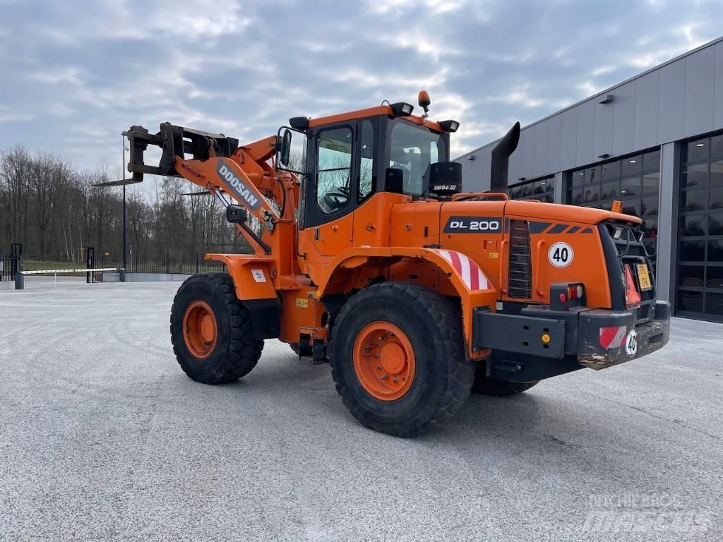 Doosan DL 200 Фронтальні навантажувачі