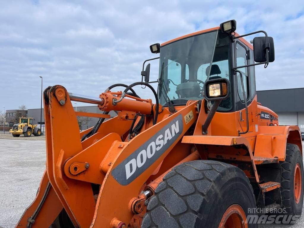 Doosan DL 200 Фронтальні навантажувачі