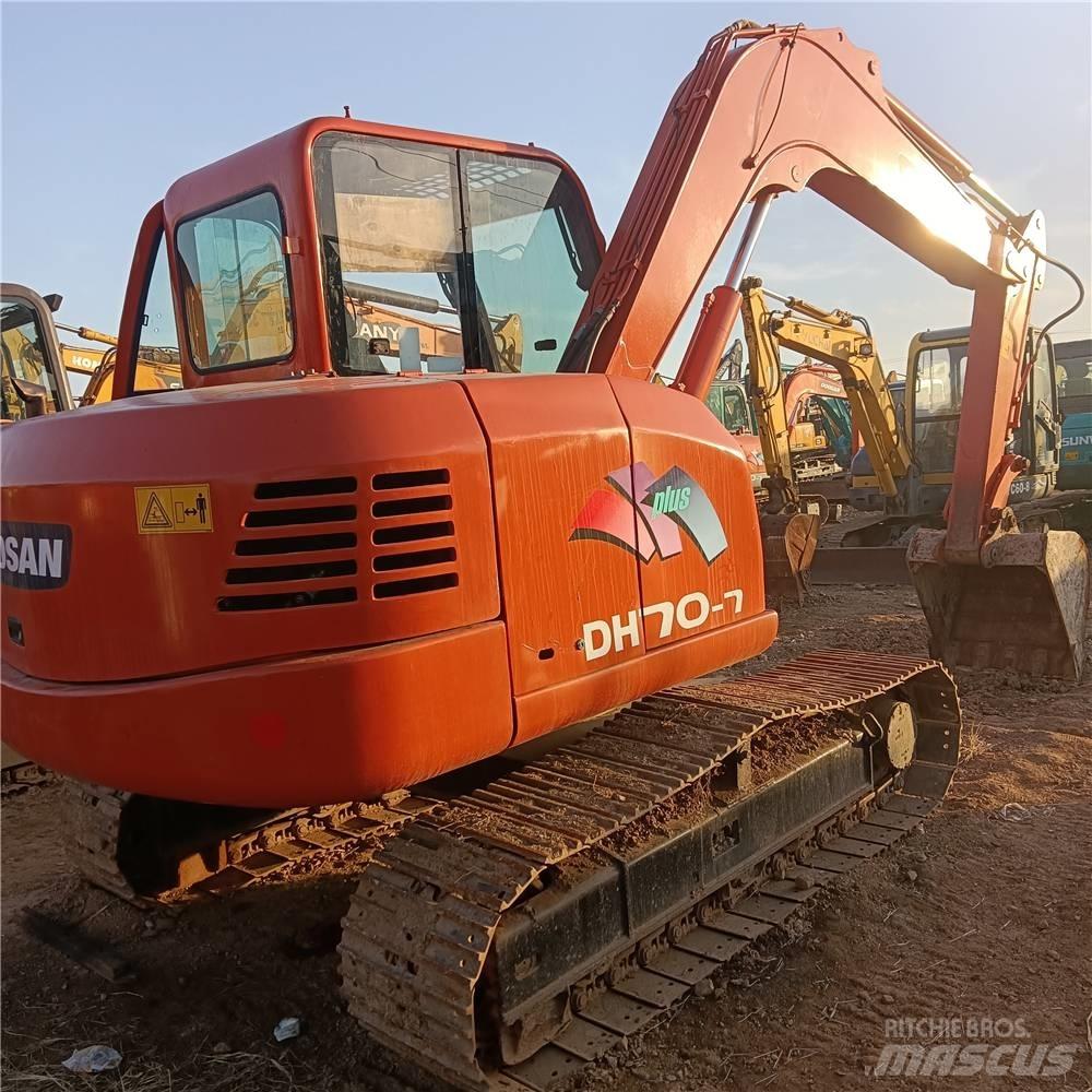 Doosan DH70 Гусеничні екскаватори