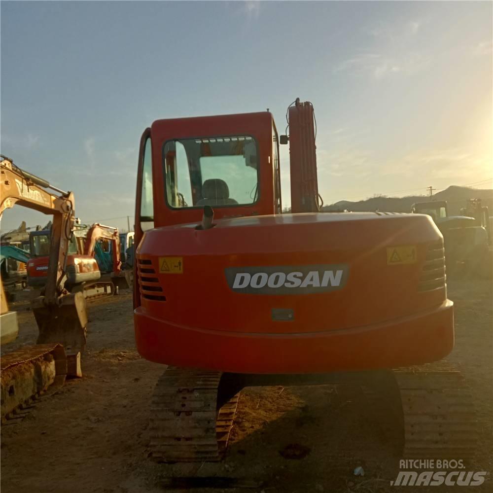 Doosan DH70 Гусеничні екскаватори