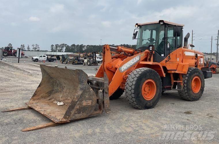 Doosan DL220-3 Фронтальні навантажувачі