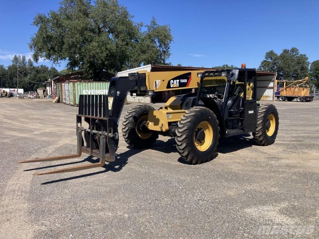 CAT TL 642 C Телескопічні навантажувачі
