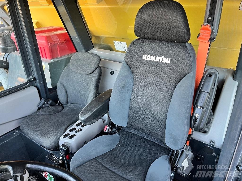 Komatsu 605-8 Кар`єрні самоскиди