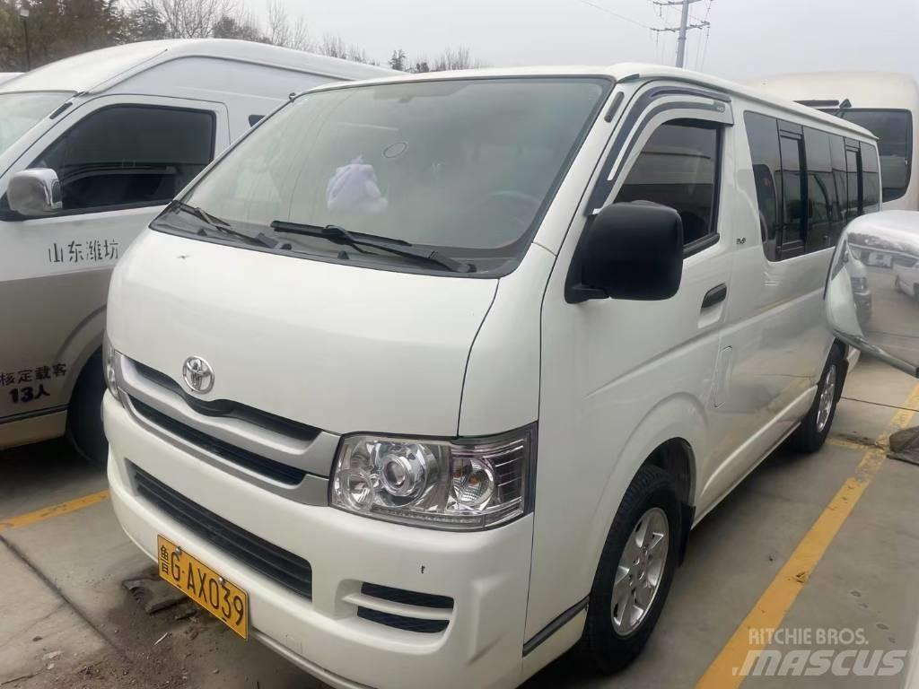 Toyota Hiace Міжміські автобуси