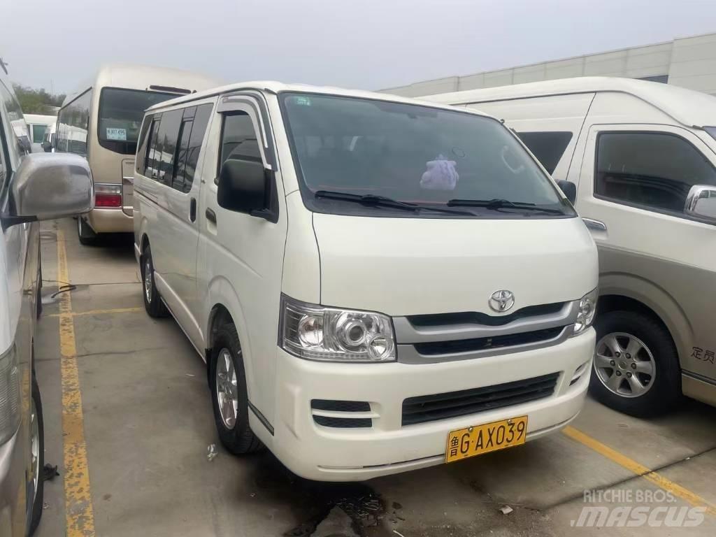 Toyota Hiace Міжміські автобуси