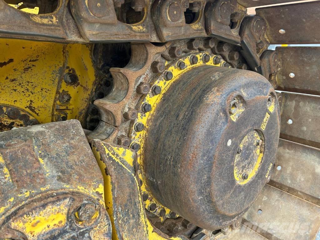 Komatsu D 65 WX-18 Гусеничні бульдозери