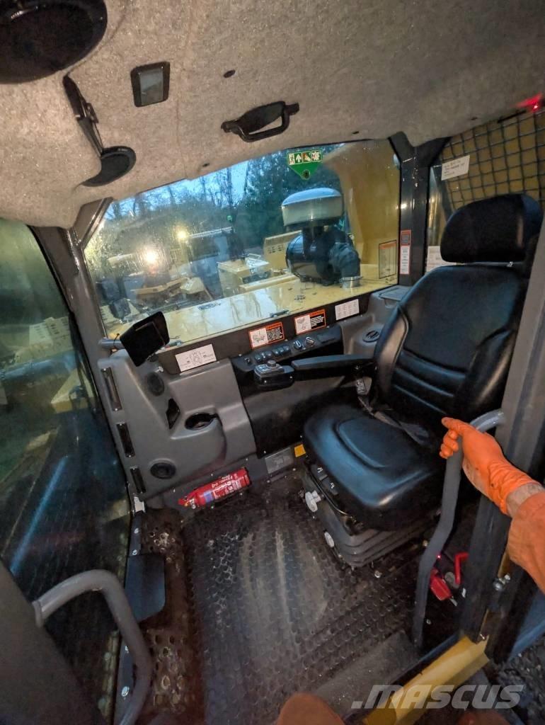 Bell TC11A Гусеничні самоскиди