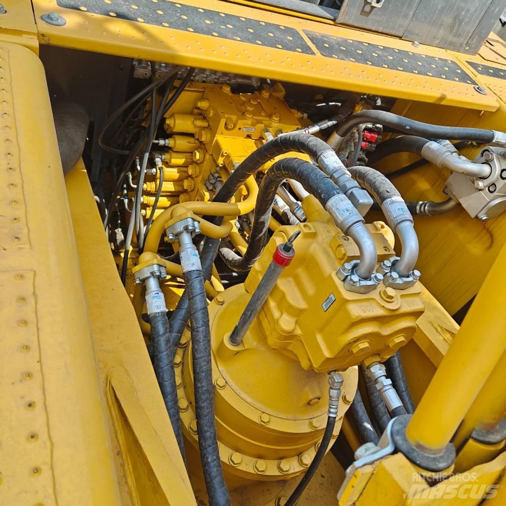 Komatsu 450LC-8 Гусеничні екскаватори