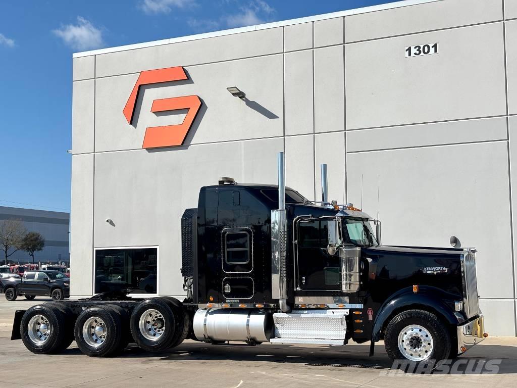 Kenworth W 900 Тягачі