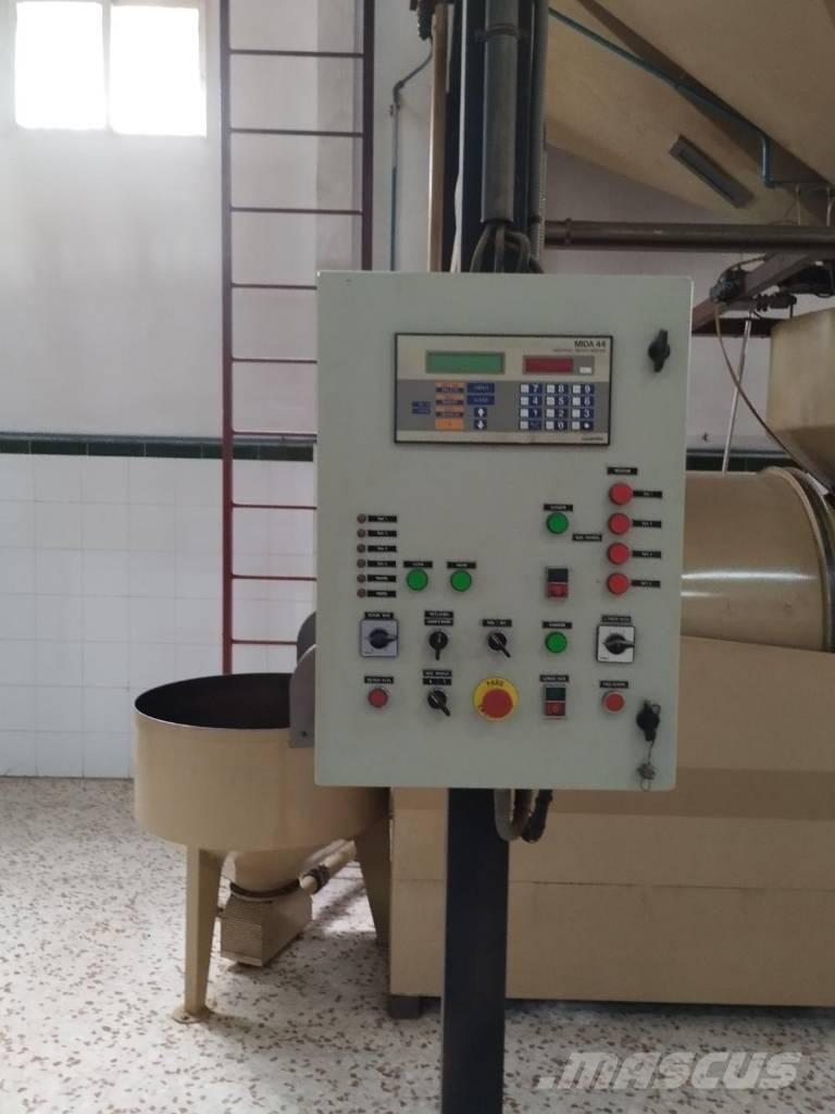  TECAIRE SILOS Сільгосптехніка - Інші