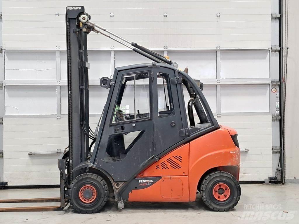 Linde H25D-02 Дизельні навантажувачі
