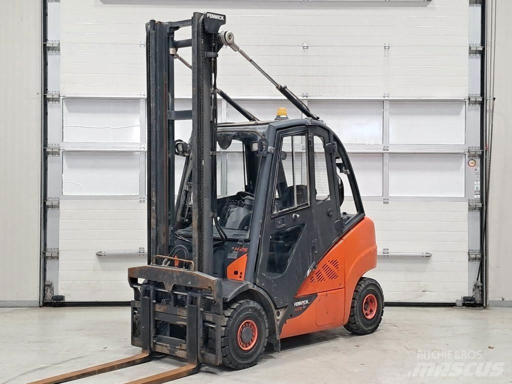 Linde H25D-02 Дизельні навантажувачі