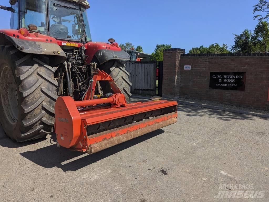 Kubota SE3230 Косилки