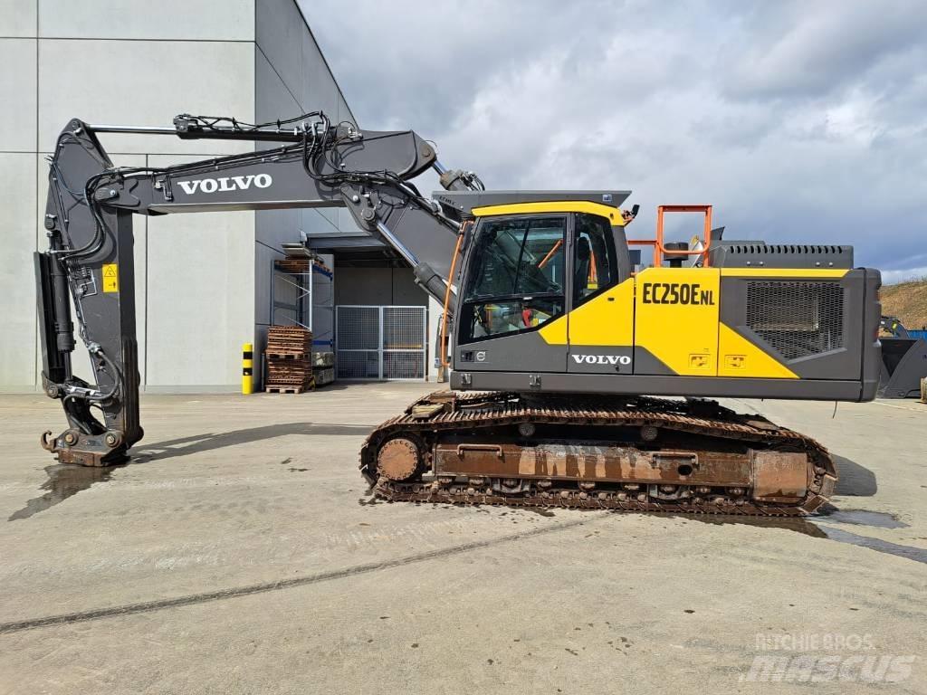 Volvo EC250ENL Гусеничні екскаватори