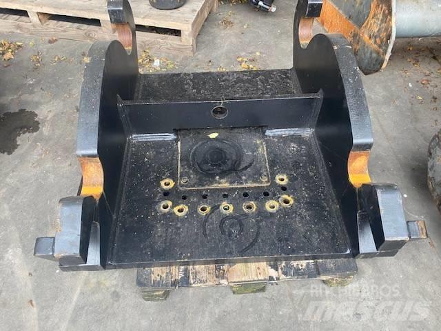 CAT CW70 kopplaat Грейфери