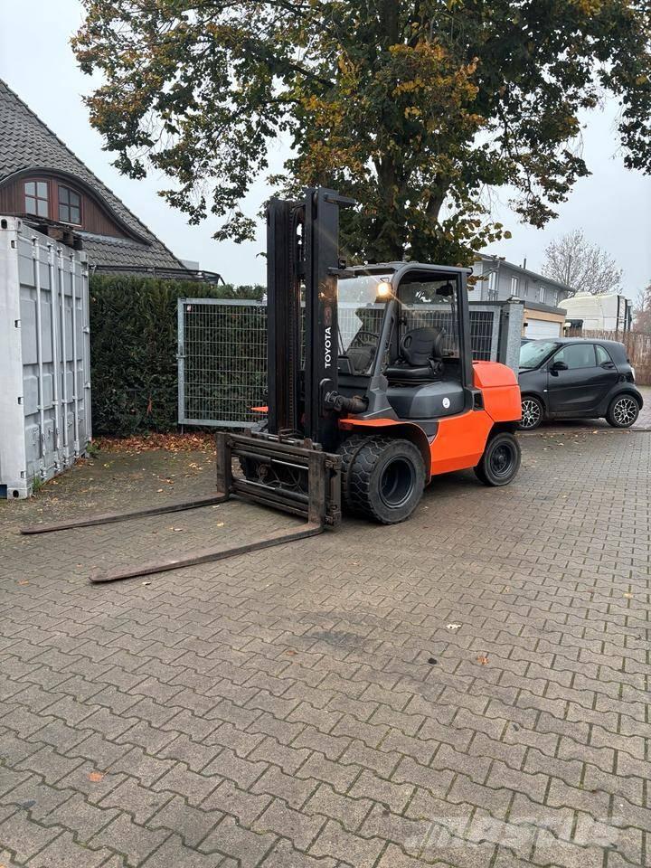 Toyota 7 FD 45 Дизельні навантажувачі