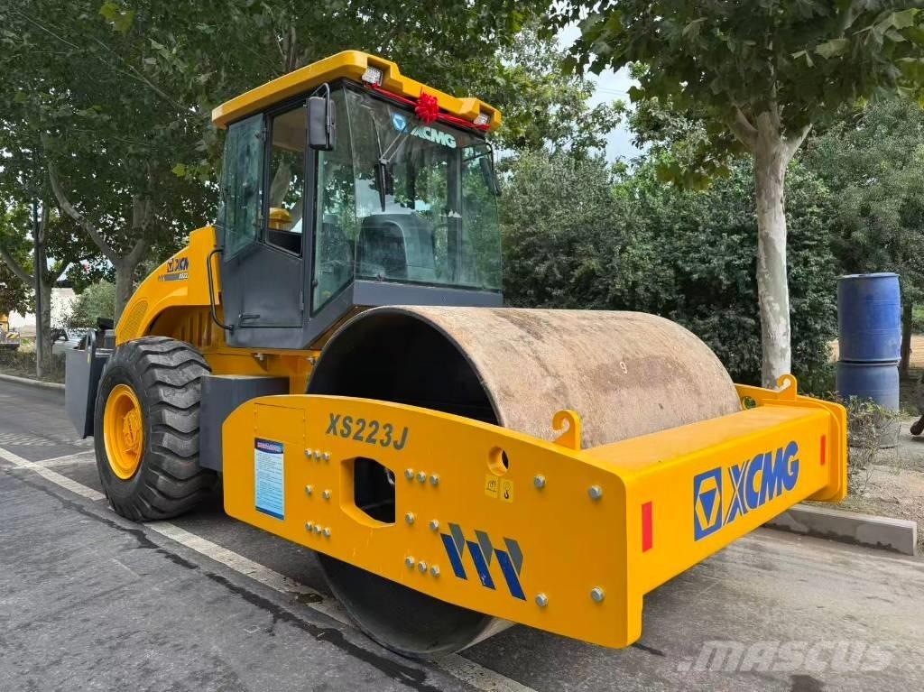 XCMG XS 223 J Грунтові котки