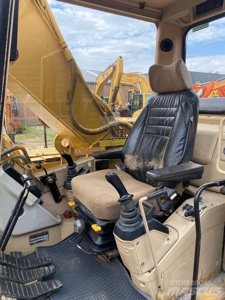 CAT 325 L Гусеничні екскаватори