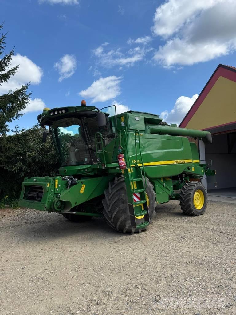 John Deere T 560 i Зернозбиральні комбайни