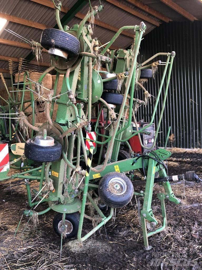 Krone 8.82/8 Tedder Граблі і сінозворушувачі