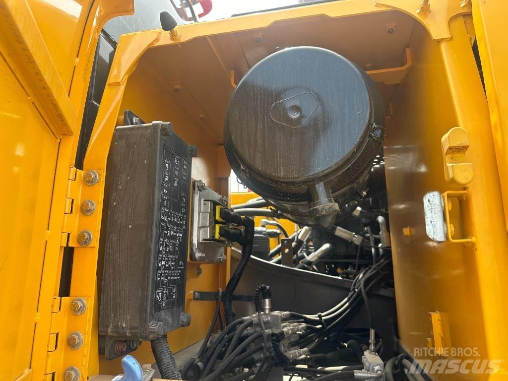 Volvo EC 250 D Гусеничні екскаватори