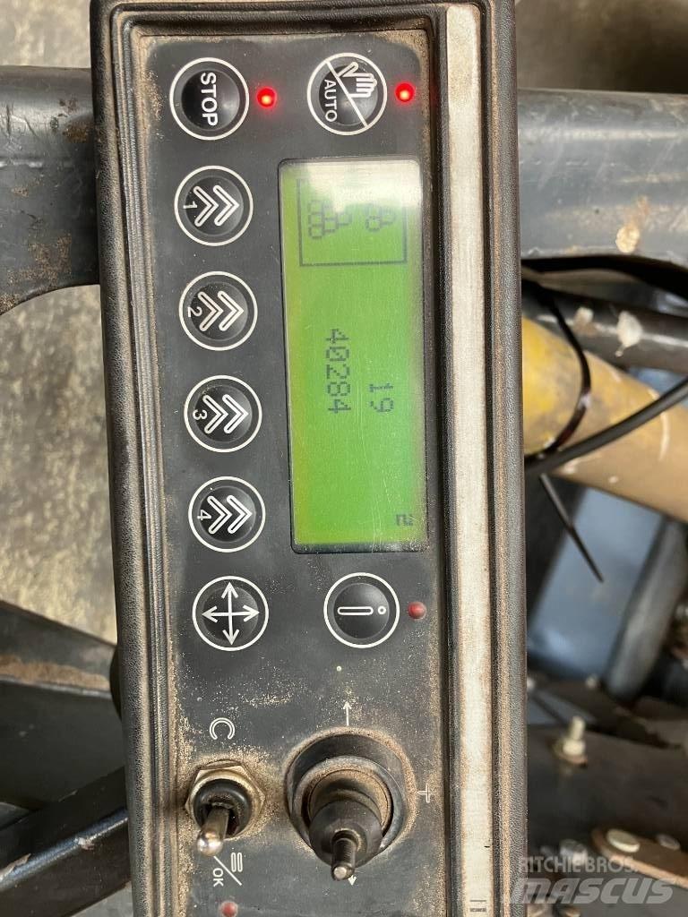 Vicon RF135 Balepack Рулонні прес-підбирачі