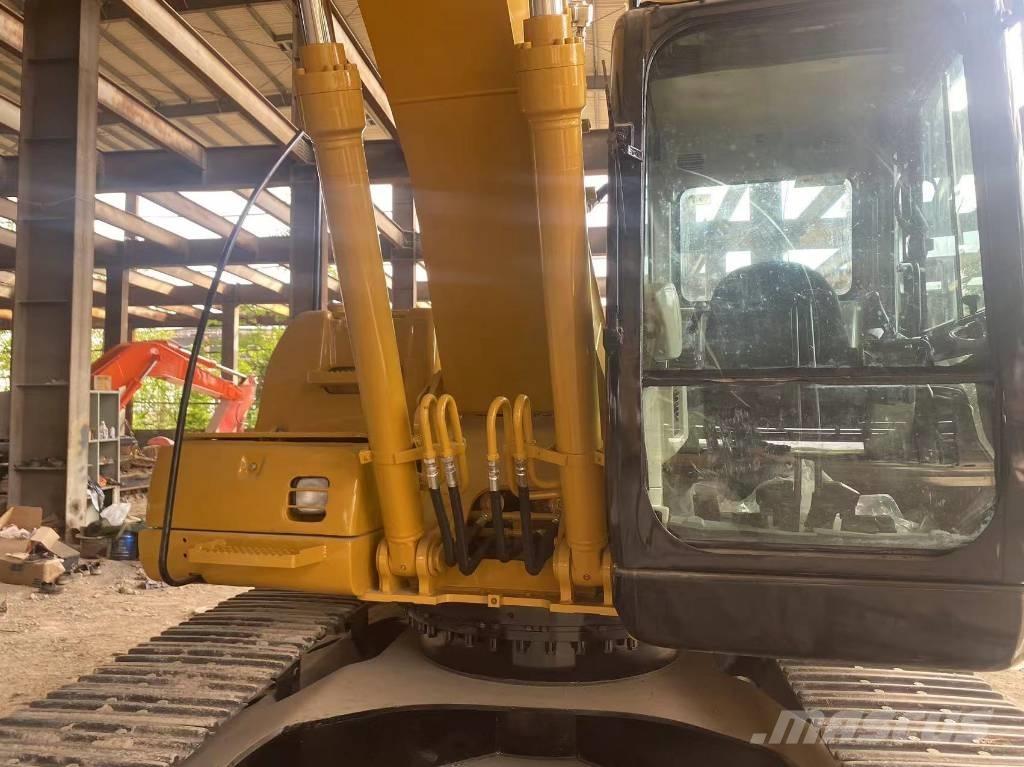 CAT 320 C Гусеничні екскаватори