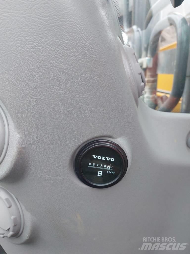 Volvo EC 220 E Гусеничні екскаватори