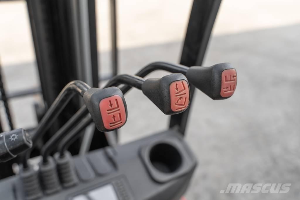 Manitou MI 25 D Дизельні навантажувачі