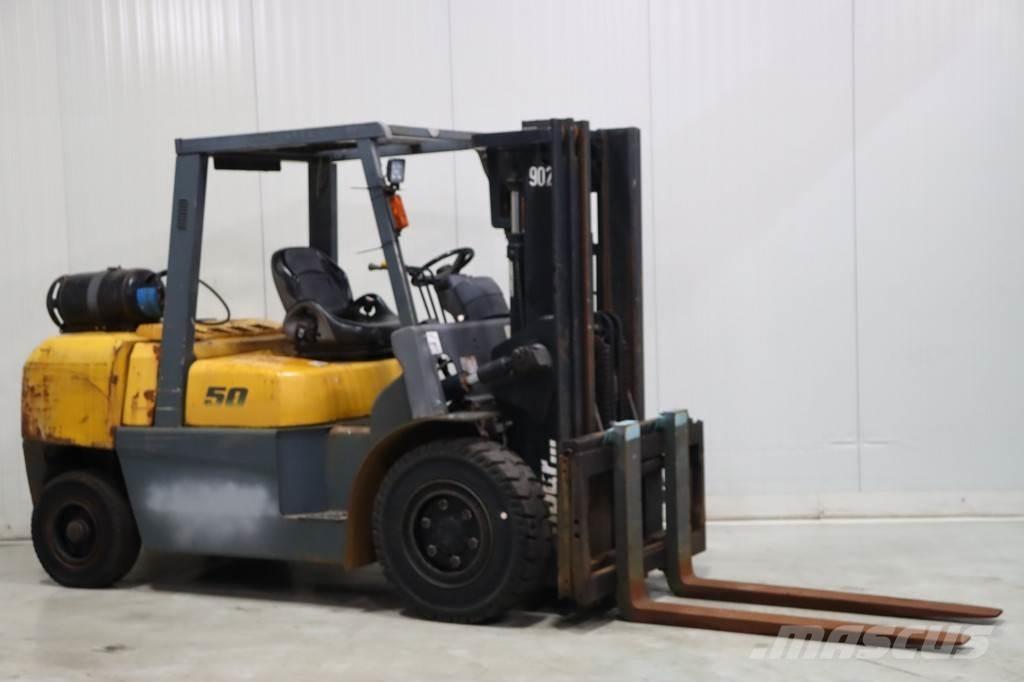 TCM FG50T9 Газові навантажувачі