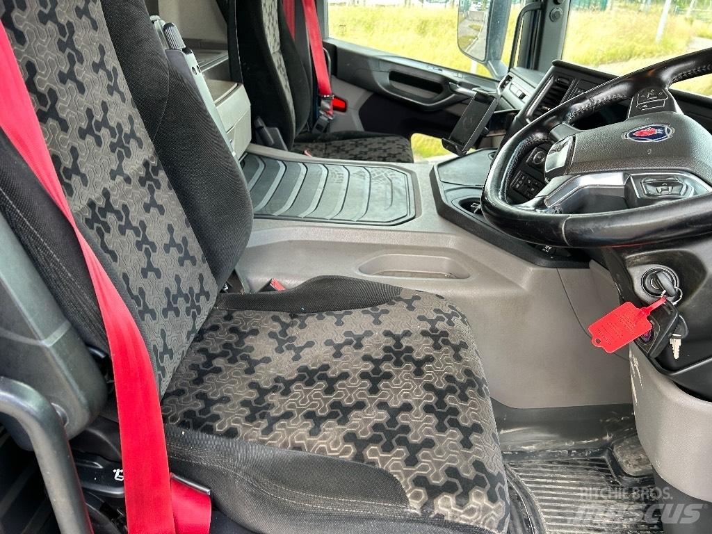 Scania P 410 Бортові вантажівки