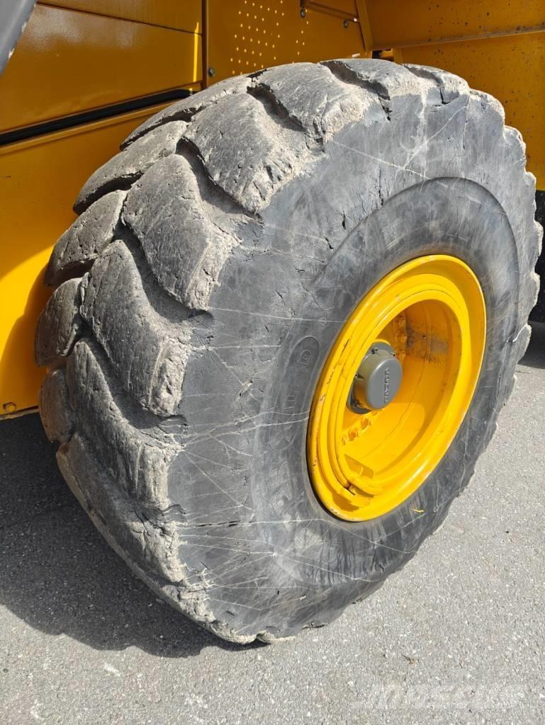 Volvo L 180 E Фронтальні навантажувачі