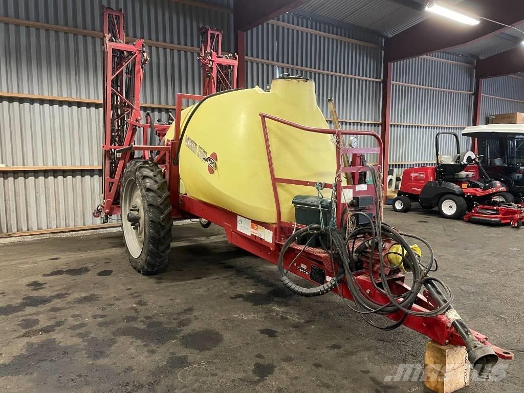 Hardi Ranger 2500 Причіпні обприскувачі