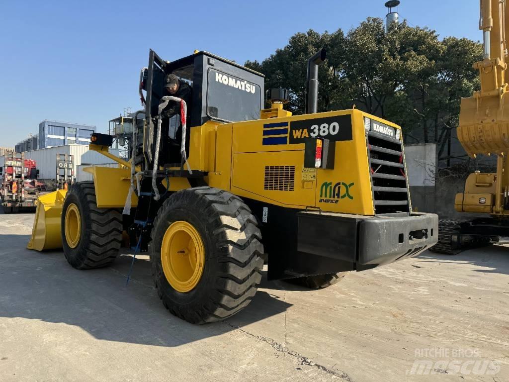 Komatsu WA380-6 Фронтальні навантажувачі
