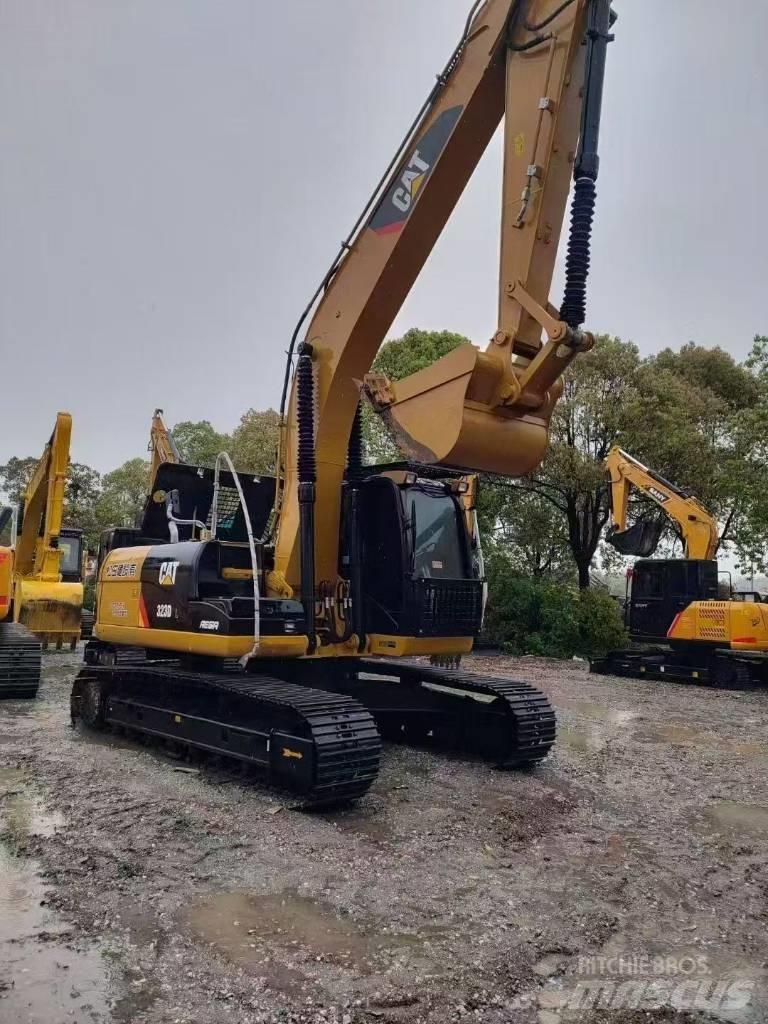 CAT 323D2 Гусеничні екскаватори