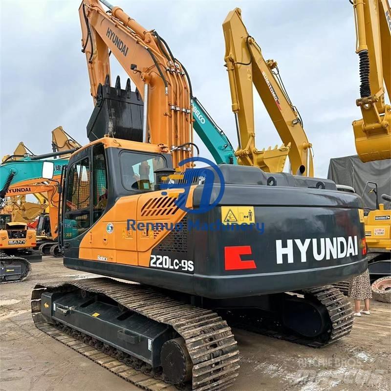 Hyundai R220LC-9S Гусеничні екскаватори