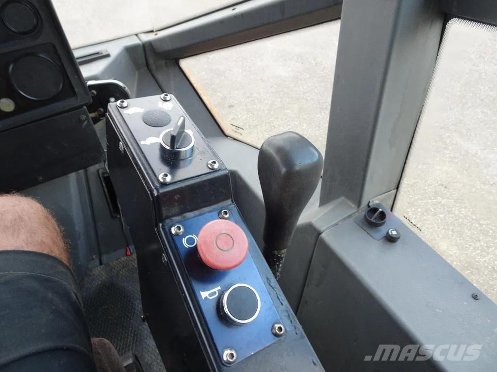 Dynapac CA152D Пневматичні катки