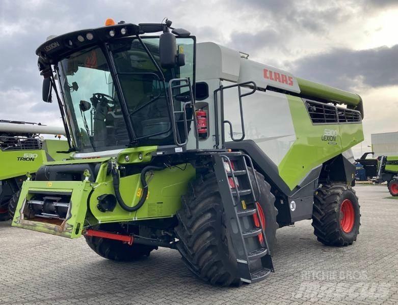 CLAAS LEXION 5300 Зернозбиральні комбайни