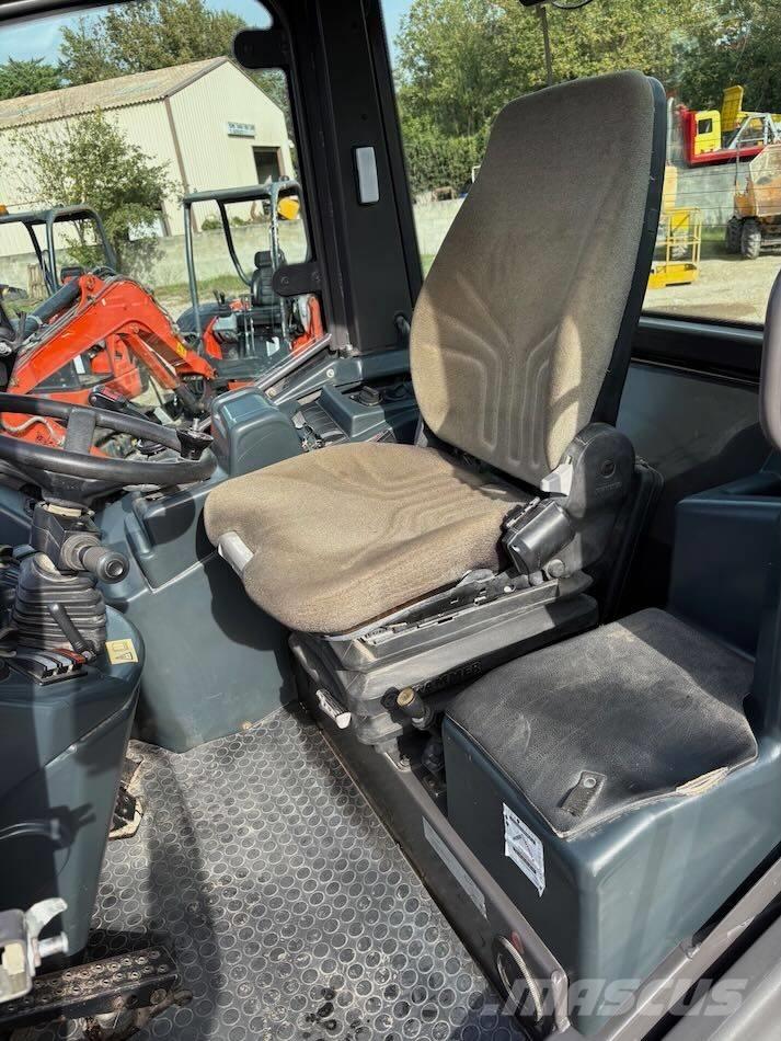 Mecalac AS 700 Фронтальні навантажувачі