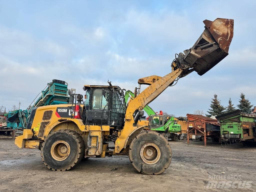 CAT 950M HighLift Фронтальні навантажувачі