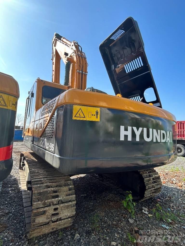 Hyundai 220LC-9S Гусеничні екскаватори