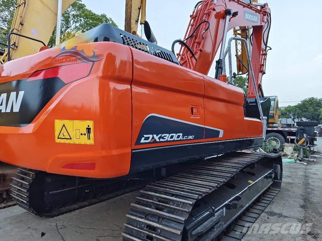 Doosan DX 300 LC Гусеничні екскаватори