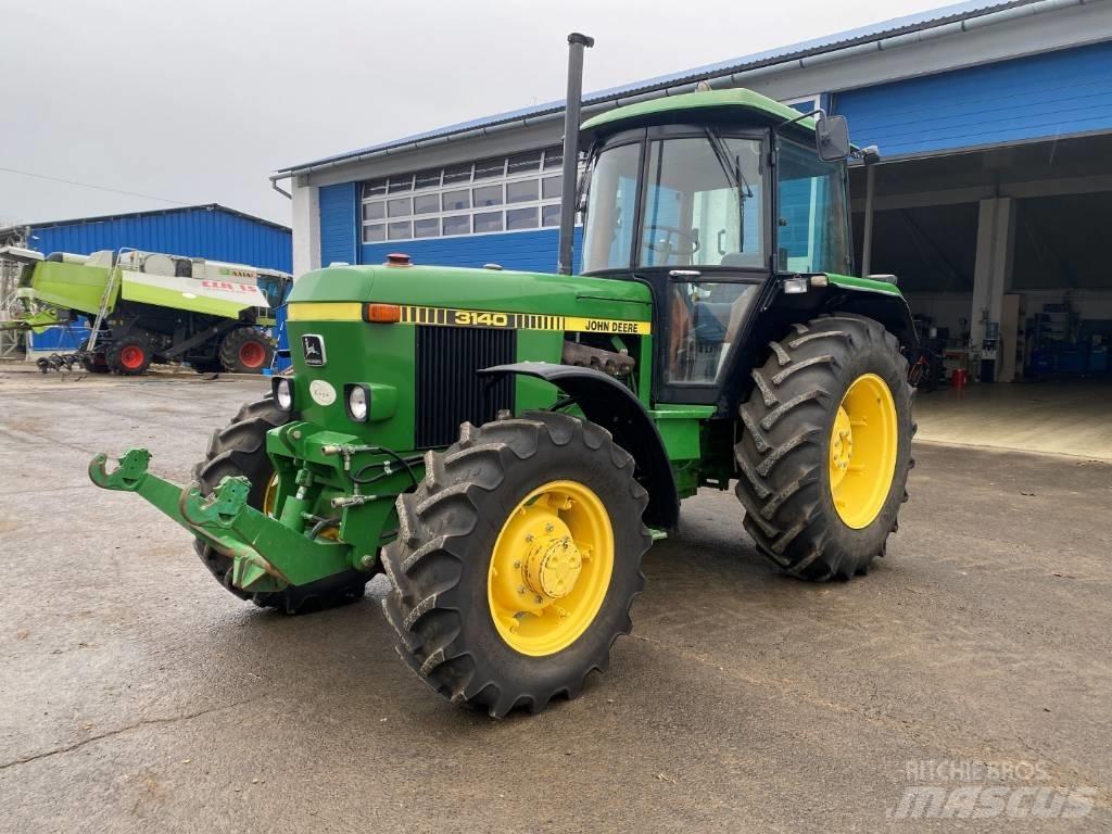 John Deere 3140 Трактори