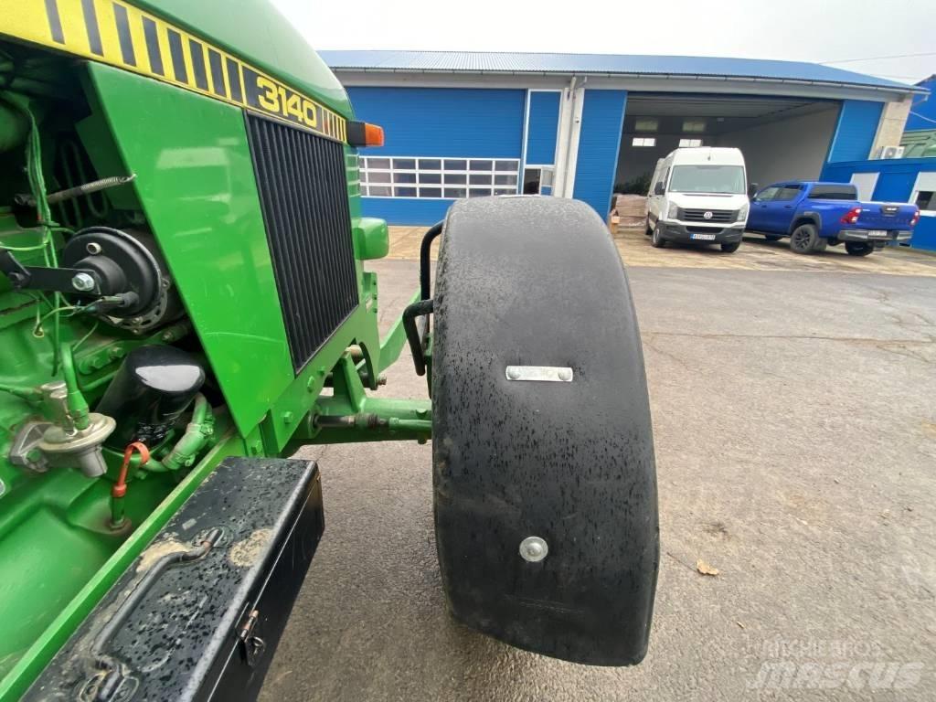 John Deere 3140 Трактори