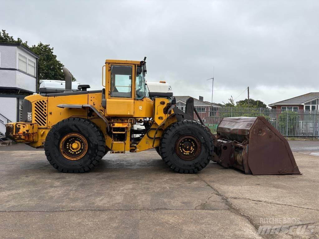 Volvo L 120 E Фронтальні навантажувачі