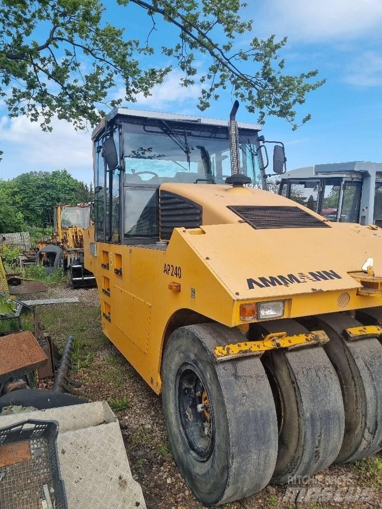 Ammann AP 240 Пневматичні катки