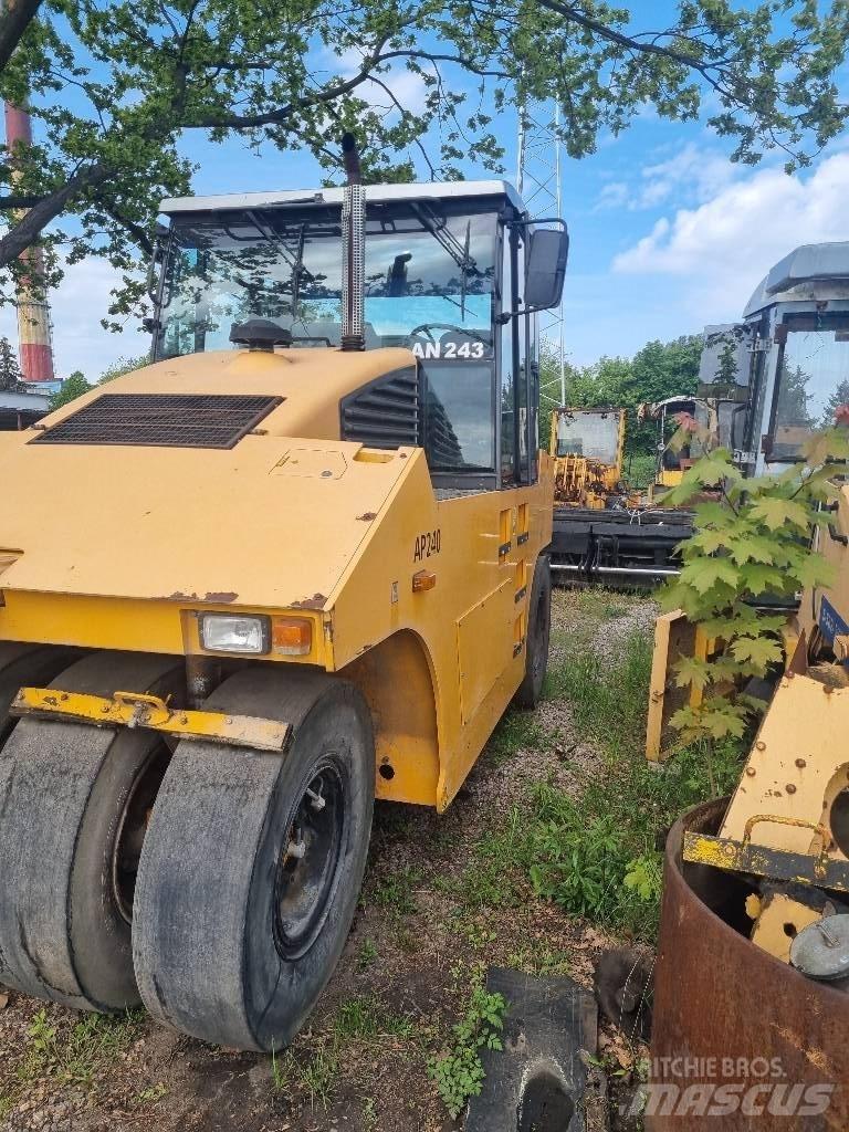 Ammann AP 240 Пневматичні катки