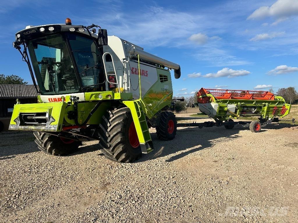 CLAAS Tucano 320 Зернозбиральні комбайни