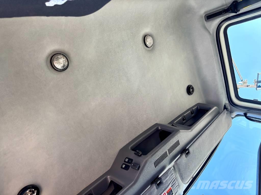 Mack GU813 Контейнеровози